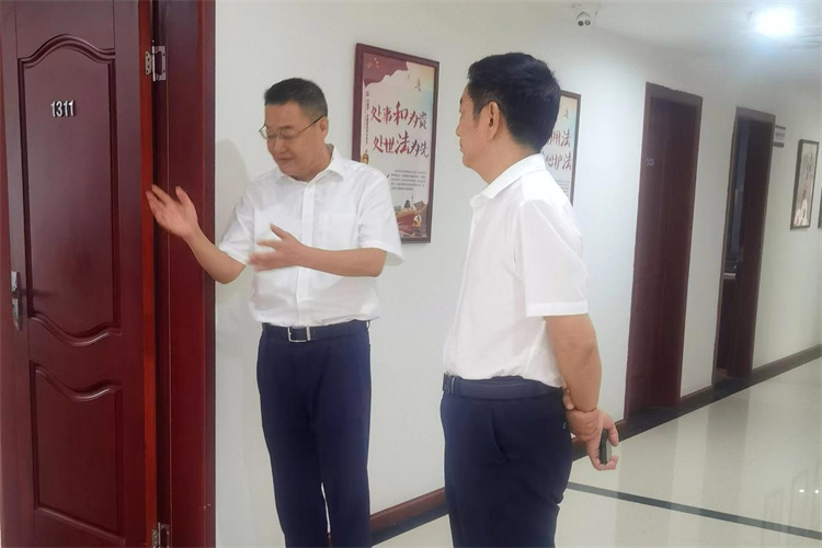 省供銷社黨組成員、機關黨委書記李先明帶隊檢查指導棉麻集團安全生產工作